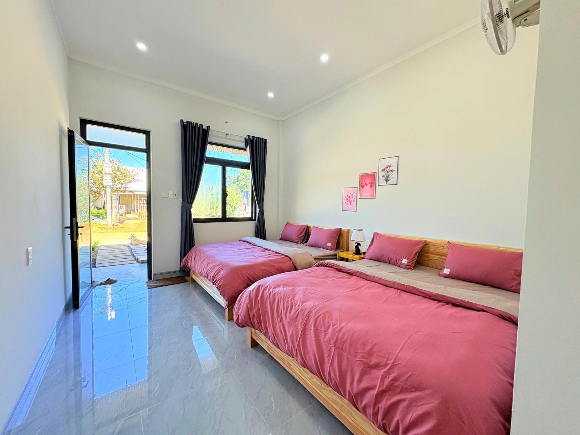 Homestay Nha Cua Gao Kon Tum Exterior photo