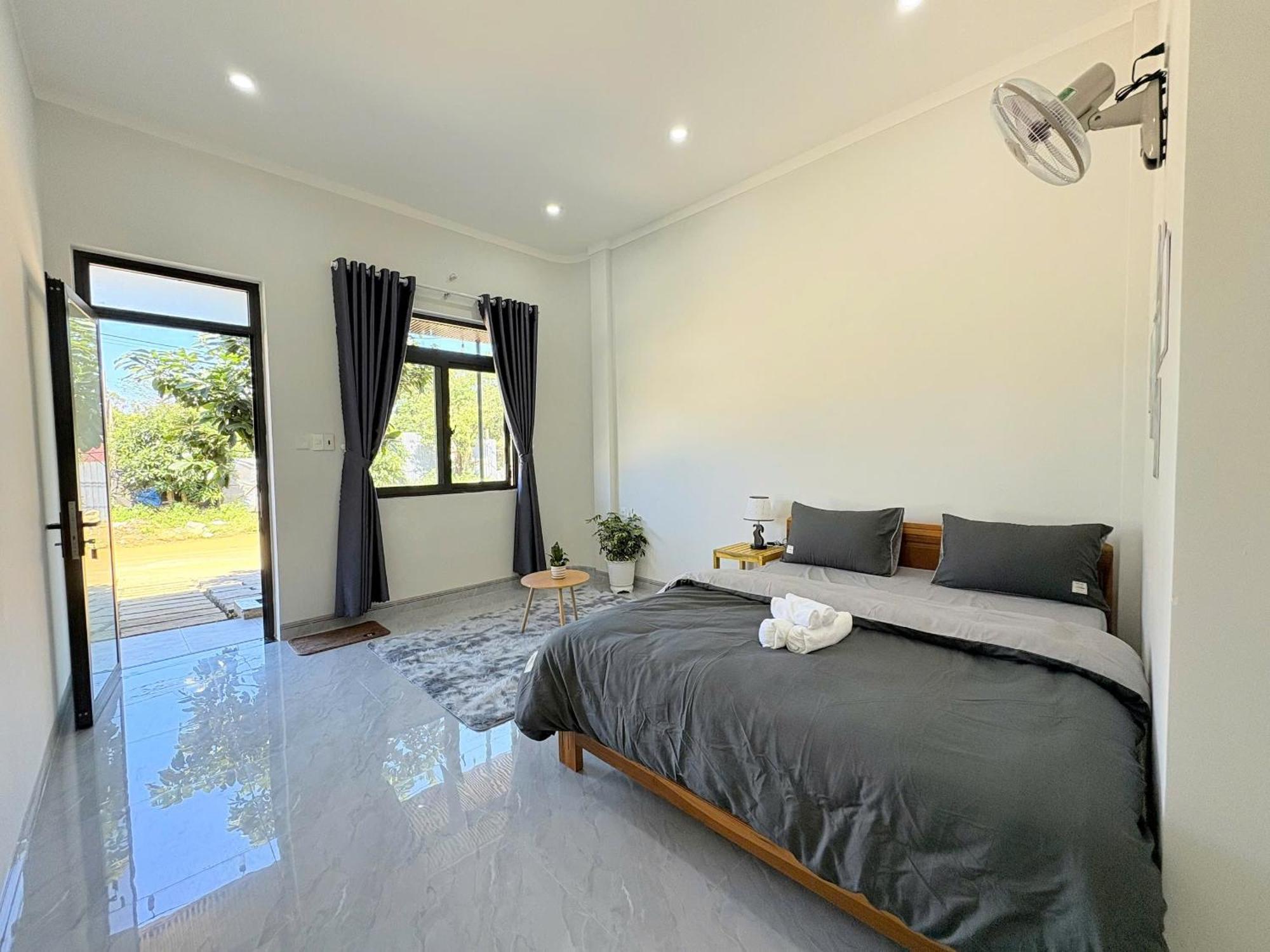 Homestay Nha Cua Gao Kon Tum Exterior photo